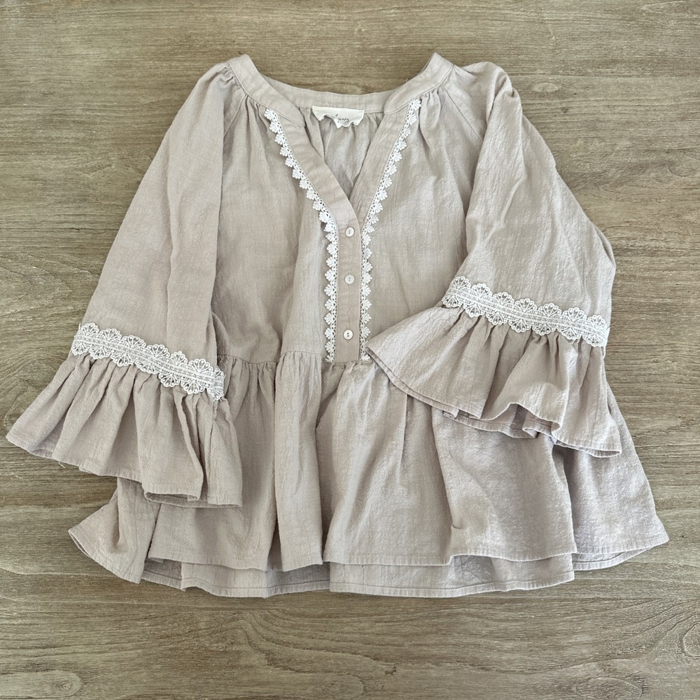 La February Peplum Top Beige Lace and ruffle sleeves Boho Size M/L